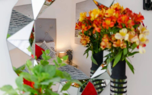 Sandybanks Loft - Penthouse Seaview Apartment on Promenade, Torquay