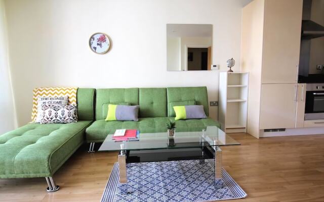 Extravagant Court Apartment