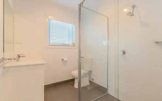 7 Boardwalk Lakeside in Cowes
