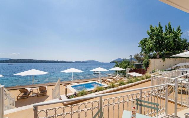 Lefkada Blue Luxury Apartments B1, Perigiali deck level