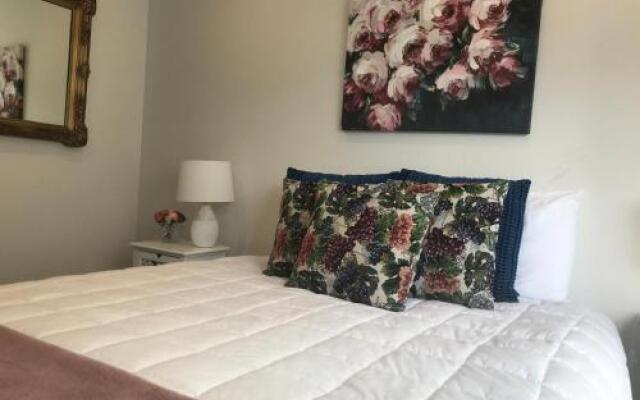 Oxley's Waterfront Luxury Apartment