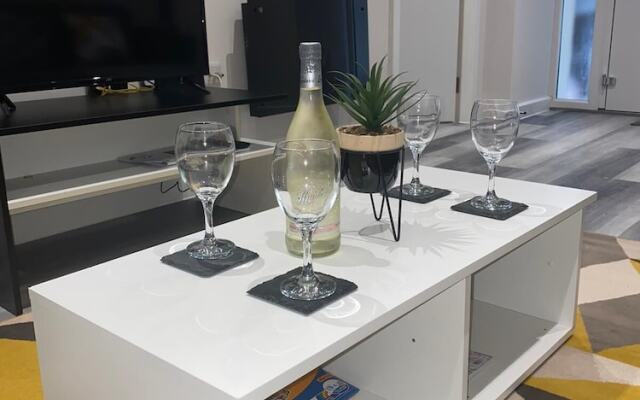 Fresh and Modern 2 Bed Flat Birmingham