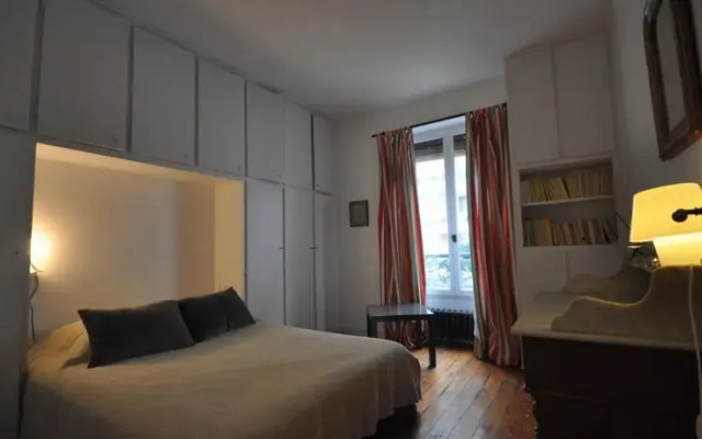Apartment Paris Rue Fondary