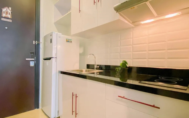 Good And Simply 1Br At Sudirman Suites Apartment