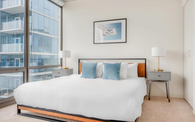 Chicago | Premiere 2BD/2BA South Loop Apartment