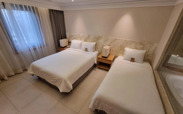 Pine Grove Hotel