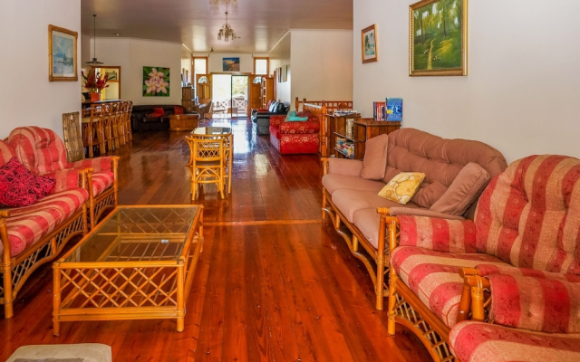 Lynn's Getaway Hotel