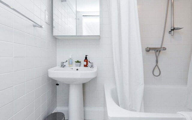 Distinctive apartment for 3 with mezz