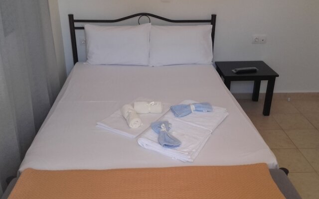 Iros Sea View Apartments