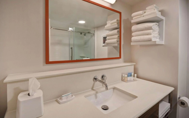 Hampton Inn Birmingham-Colonnade 280