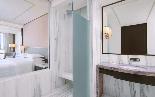 Sheraton Grand Jakarta Gandaria City Hotel – Guest Rooms – Jakarta