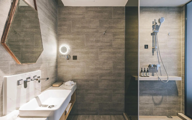 Atour Hotel (Jiangyin Binjiang Middle Road Sports Center)