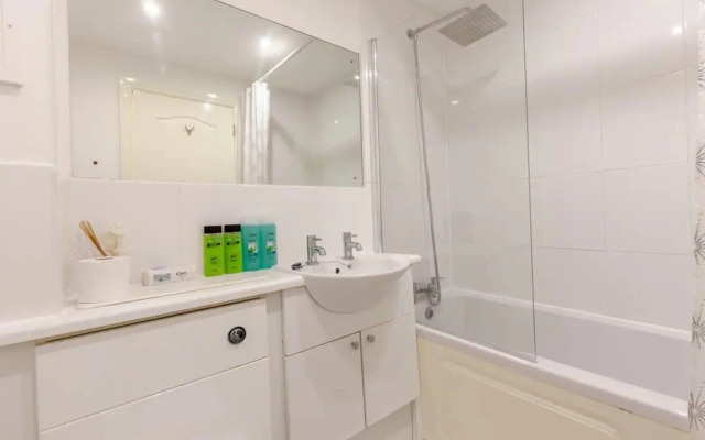 Stunning 2 Bedroom Apartment in the Heart of Westminster