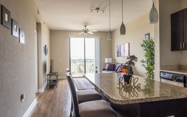 Gorgeous Apartments near Int'l Plaza
