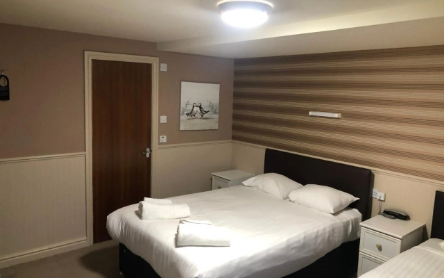 Lyndene Hotel