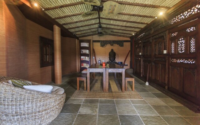 Bali Island Villa in Surfers Paradise
