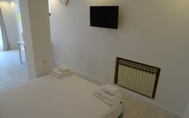 Job studio apartments