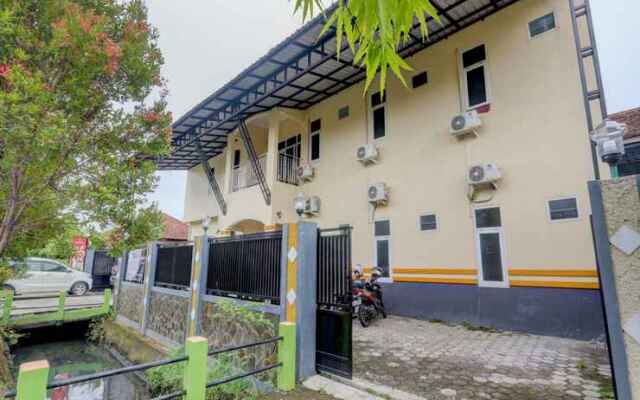 OYO 90709 Djati Guest House