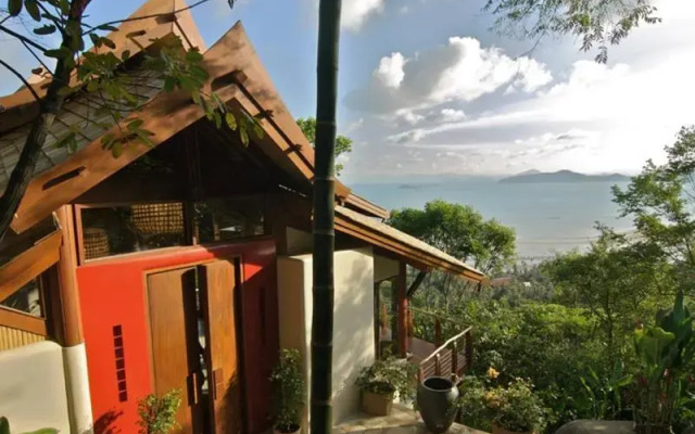 Villa Waterfall