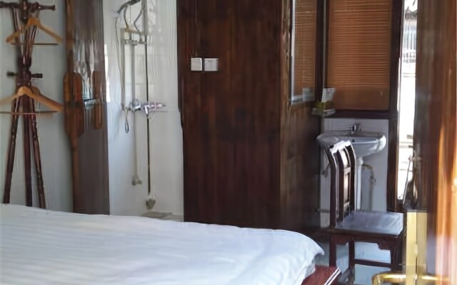 Luzhi Shuixiang Young Courtyard Homestay