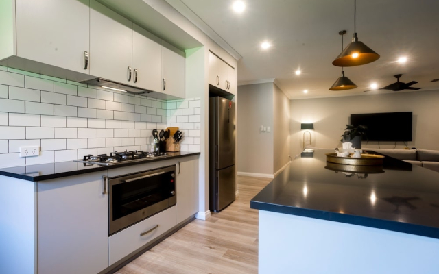 Spacious 4 Bedroom Family Home With Patio and BBQ