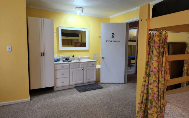 Inn the Clouds Hostel & Inn