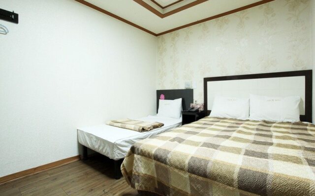 Goodstay a Plus Hotel