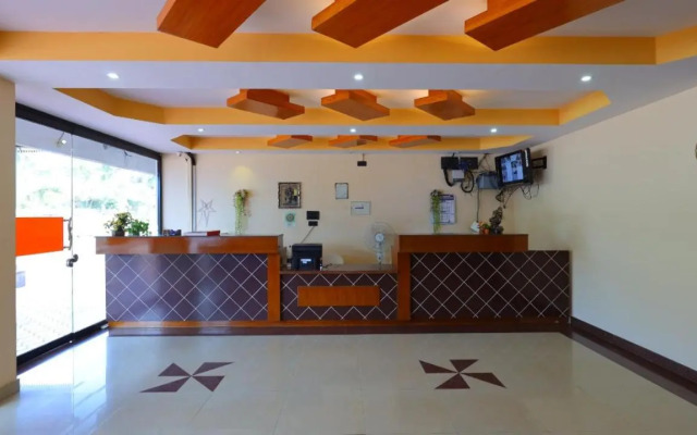 OYO Flagship 75052 Kuku Residency
