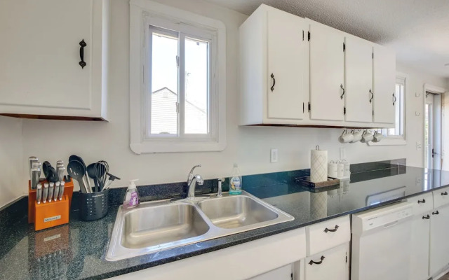 Cleveland Home w/ Fenced Yard ~ 10 Mi to Downtown!