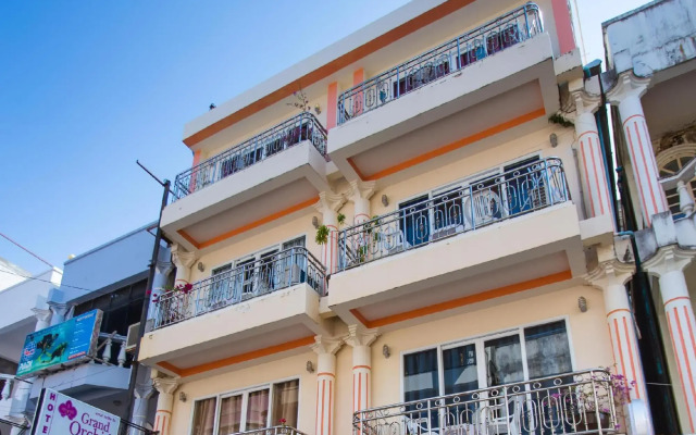 Hotel Grand Orchid Inn