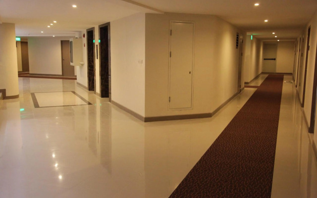 Thomson Hotel Huamark