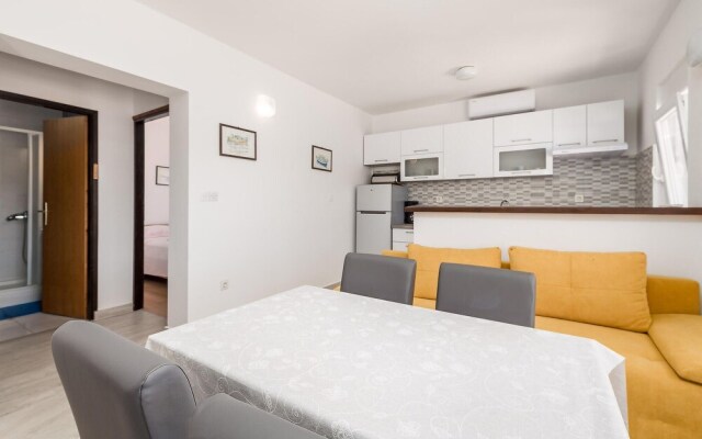 Awesome Apartment in Stara Novalja With 2 Bedrooms and Wifi