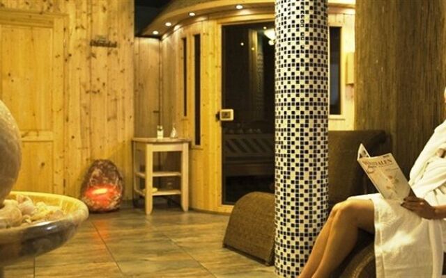 Re Hotel