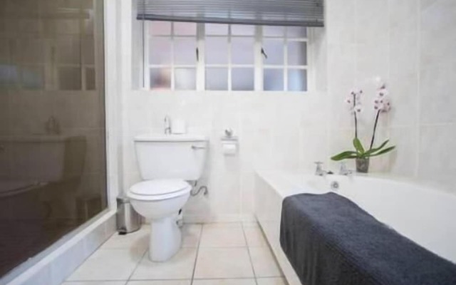 Plattekloof Views - Adults Only