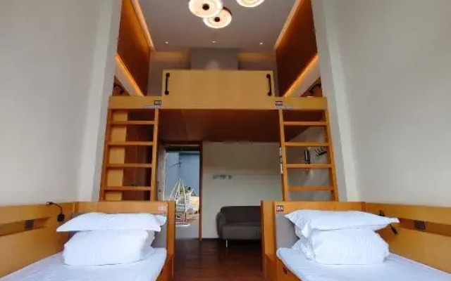 Youth Hotel