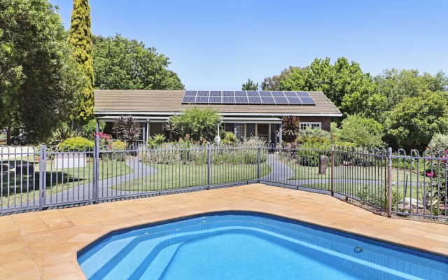 Greenvale Holiday Units