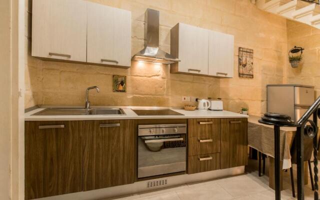 GB Suites - Triplex Apartment