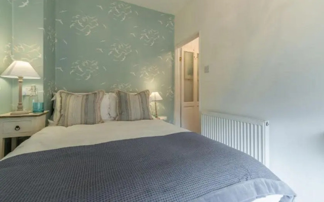 No33 Seagull Cottage