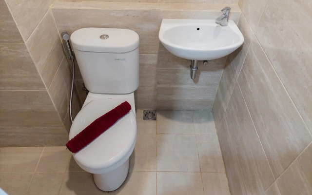 Simply Good Studio Apartment at Springwood Residence