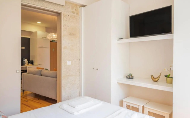 Tiles House, with A/C, Downtown Porto near Metro