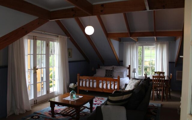 Possum Creek Lodge