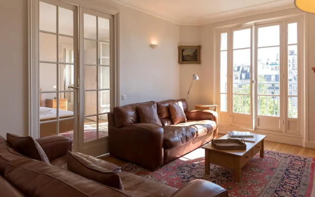 Eiffel Park Peaceful 1 Bedroom Apt Near the Eiffel Tower