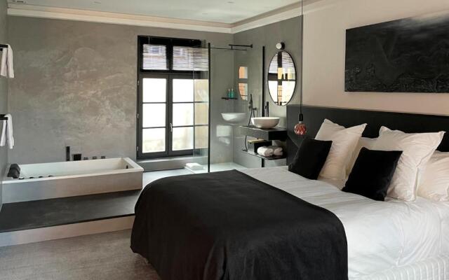 Ennéa - Jacuzzi & Luxury Suites