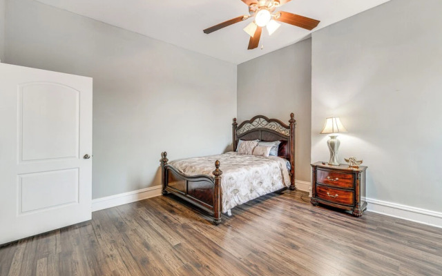 Downtown Richmond Retreat Near Financial District