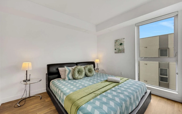 Stylish 2BR Family Apartment by Dtla