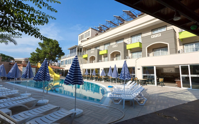 Rich Melissa Hotel