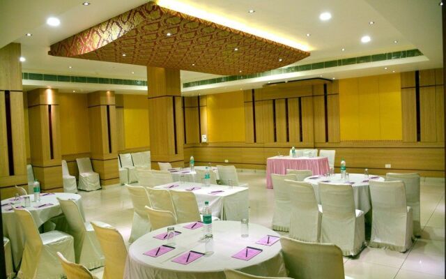 FabHotel Royal CM Bani Park