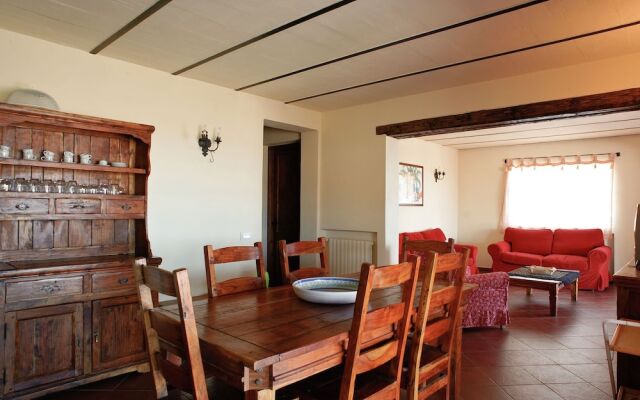 Sea Swimming Pool Garden Horse-riding Barbecue Terrace