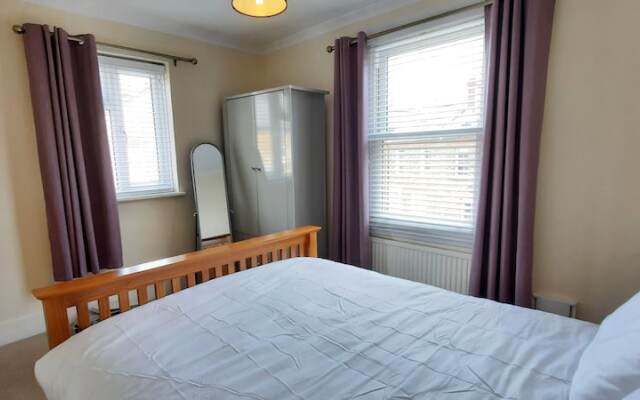 Windsor centre 3 bed terrace house sleep 6