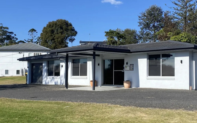 The Seaview Tavern Motel